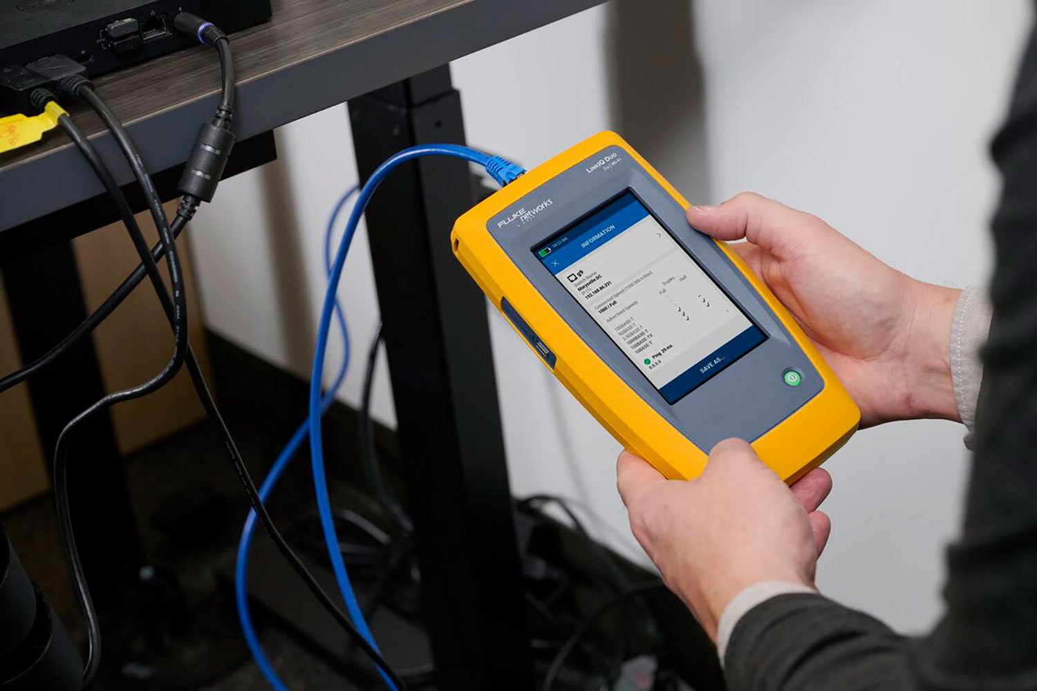 LinkIQ™ Cable+Wi-Fi+Network Tester